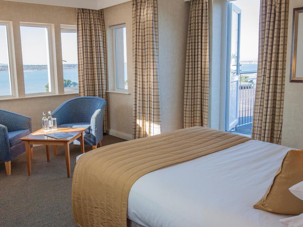 פול Harbour Heights Hotel מראה חיצוני תמונה